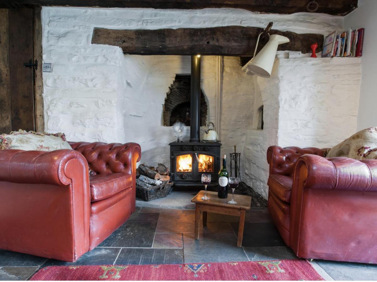 Ty Fferm Hen, Ancient Farmhouse, Coity Bach Talybont-on-Usk Exterior foto