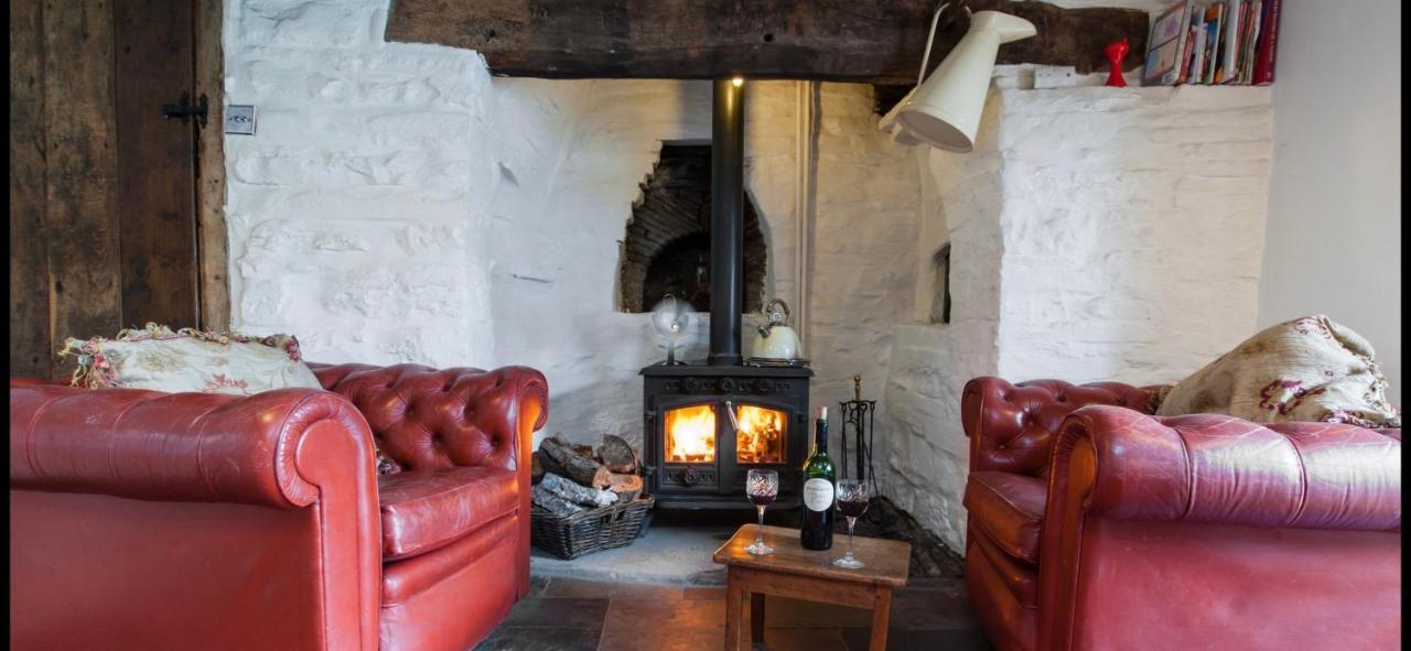 Ty Fferm Hen, Ancient Farmhouse, Coity Bach Talybont-on-Usk Exterior foto